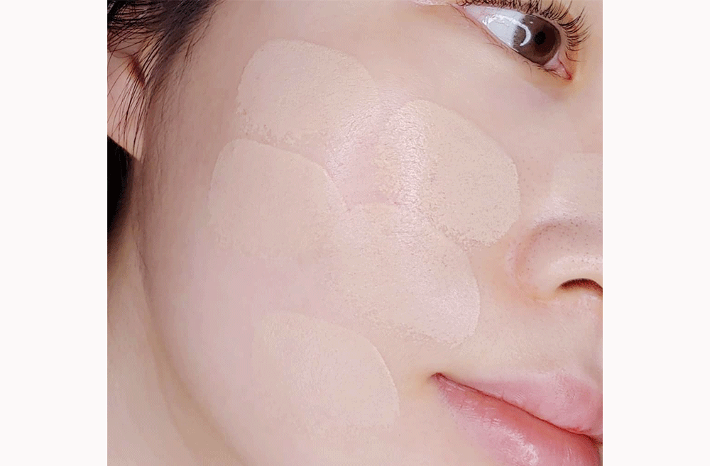 1.8. Detailed Page APERIRE Day Dream Cover Cushion (gif)